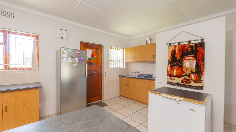 4 Bedroom Property for Sale in Struisbaai Western Cape